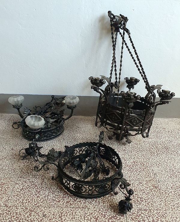 Tre lampadari, in stile rinascimento, 