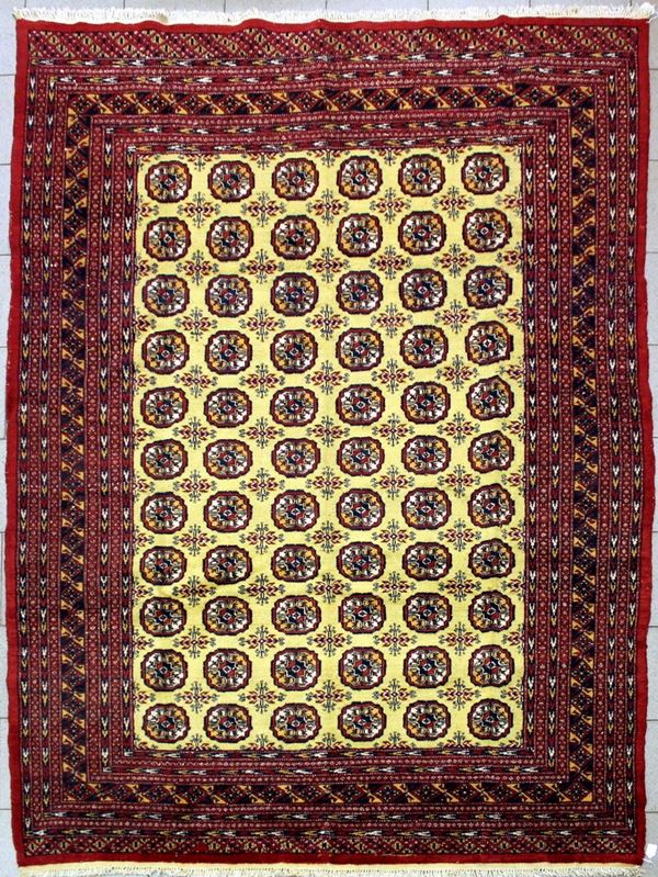 



Tappeto Bukhara, di vecchia manifattura