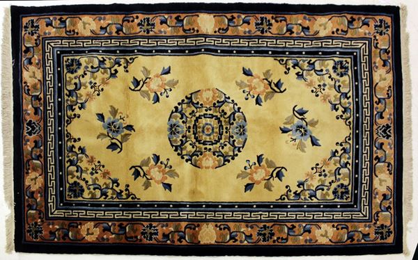 



Tappeto, Cina, Pekino, sec. XX  - Asta Antiquariato e Sculture, Gioielli e Collezionismo - Poggio Bracciolini Casa d'Aste
