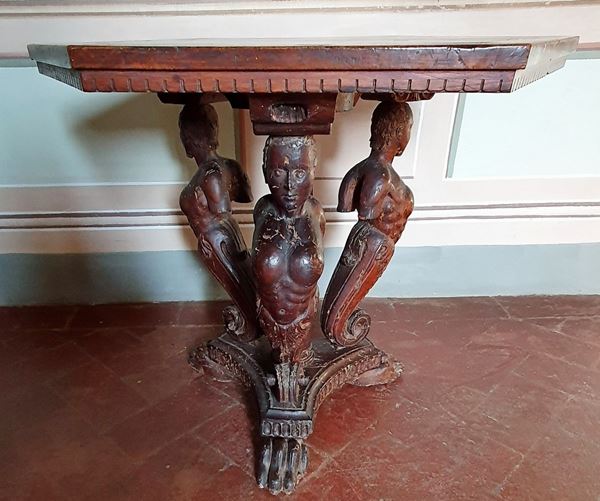 



Tavolino, in stile rinascimento