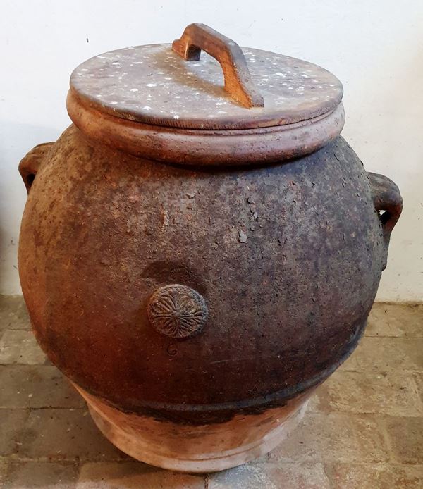 



Orcio, inizi sec. XX   - Asta ARREDI DA UNA VILLA FIORENTINA, GIOIELLI, ARGENTI E DIPINTI - Poggio Bracciolini Casa d'Aste