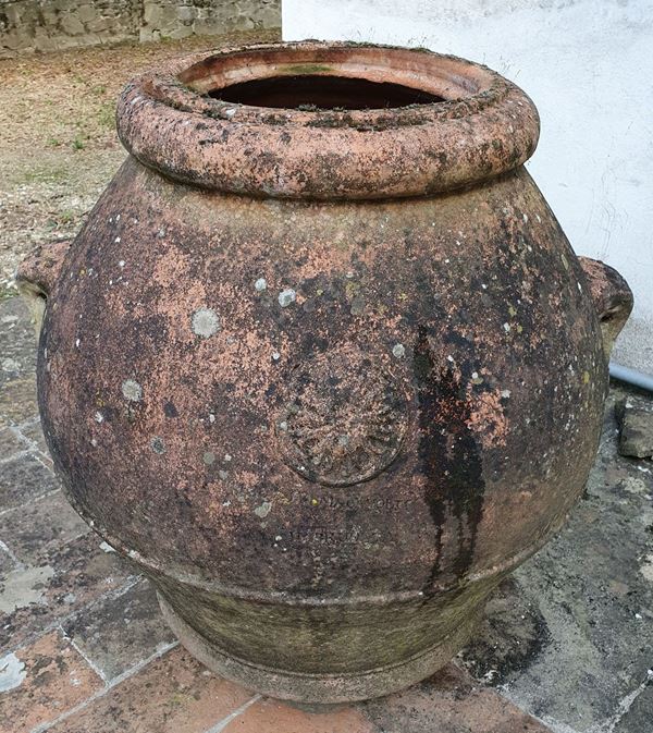 



Orcio, inizi sec. XX   - Asta ARREDI DA UNA VILLA FIORENTINA, GIOIELLI, ARGENTI E DIPINTI - Poggio Bracciolini Casa d'Aste