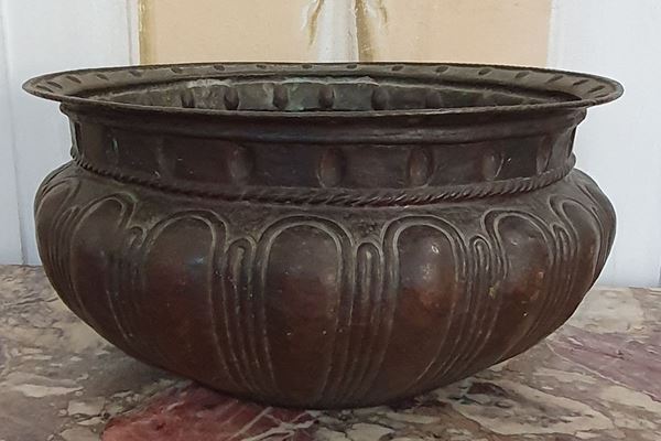 



Grande bacile, sec. XVII   - Asta ARREDI DA UNA VILLA FIORENTINA, GIOIELLI, ARGENTI E DIPINTI - Poggio Bracciolini Casa d'Aste
