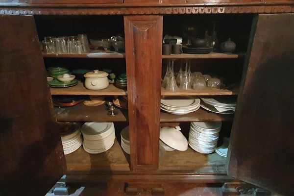 



Lotto di stoviglieria varia, sec. XIX-XX  - Asta ARREDI DA UNA VILLA FIORENTINA, GIOIELLI, ARGENTI E DIPINTI - Poggio Bracciolini Casa d'Aste