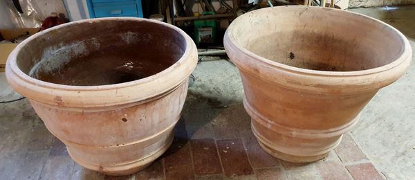 



Due conche, inizi sec. XX  - Asta ARREDI DA UNA VILLA FIORENTINA, GIOIELLI, ARGENTI E DIPINTI - Poggio Bracciolini Casa d'Aste