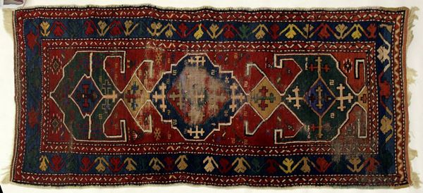 Tappeto Caucaso, sec. XX  - Asta COLLECTIBLES, Mobili, Arredi e Dipinti dal secolo XVI al XX - Poggio Bracciolini Casa d'Aste