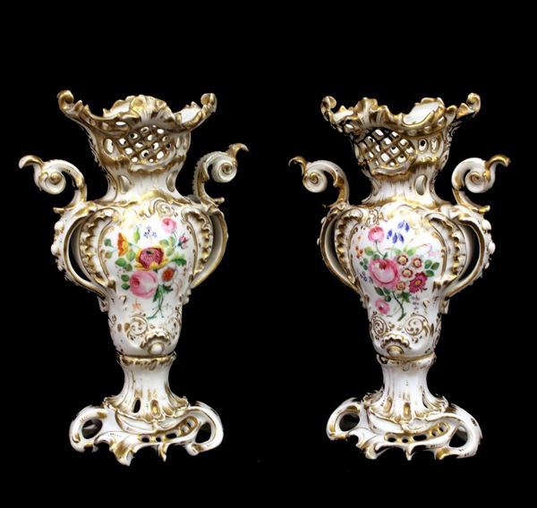 



Coppia di vasi biansati, sec. XIX  - Asta Antiquariato e Sculture, Gioielli e Collezionismo - Poggio Bracciolini Casa d'Aste