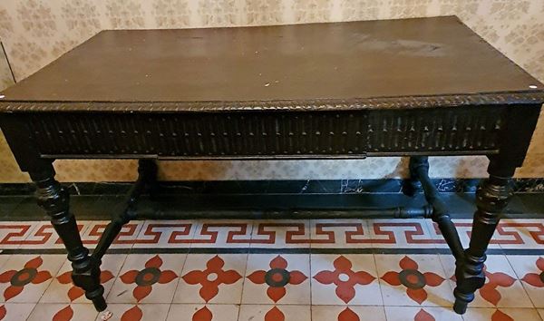 



Tavolo stile rinascimento 