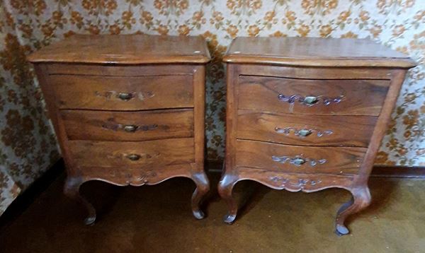 



Coppia di comodini, stile 700