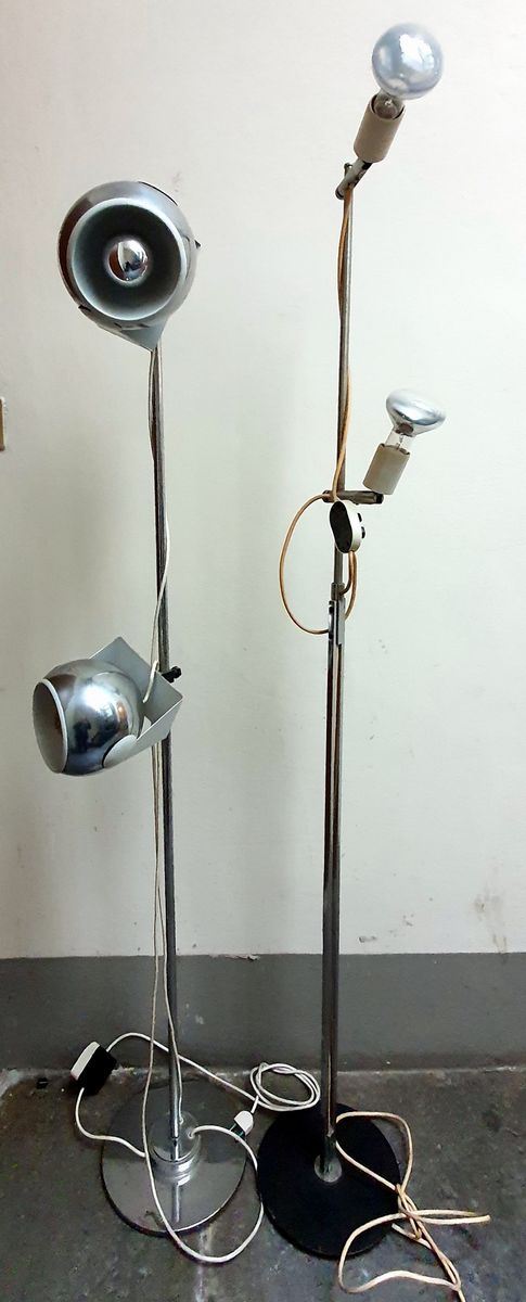 



Due piantane, anni '70  - Asta ARREDI DA UNA VILLA FIORENTINA, GIOIELLI, ARGENTI E DIPINTI - Poggio Bracciolini Casa d'Aste