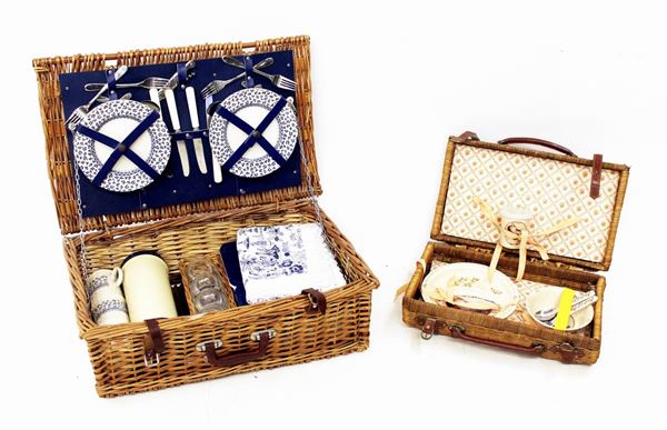 



Due cestini da pic nic, anni 60,&nbsp; 