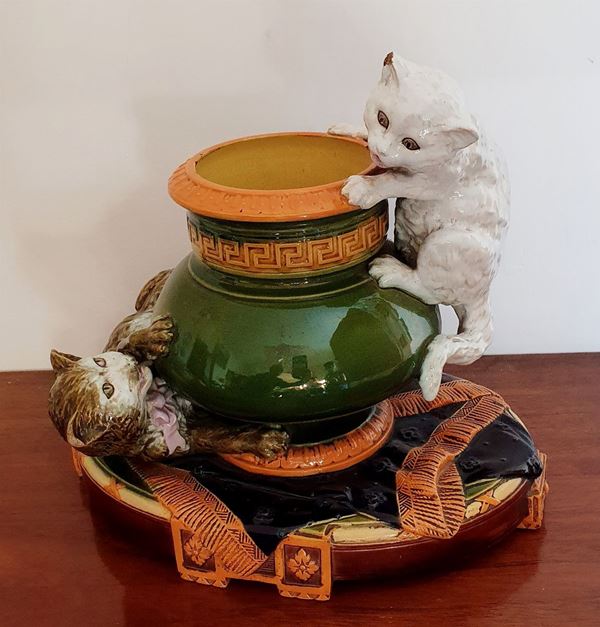 



Vaso, Inghilterra, fine sec. XIX, manifattura Brownfield majolica