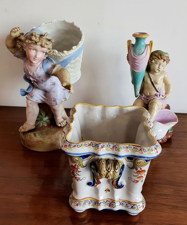 



Due gruppi ed un vasetto, sec. XX   - Asta ARREDI DA UNA VILLA FIORENTINA, GIOIELLI, ARGENTI E DIPINTI - Poggio Bracciolini Casa d'Aste