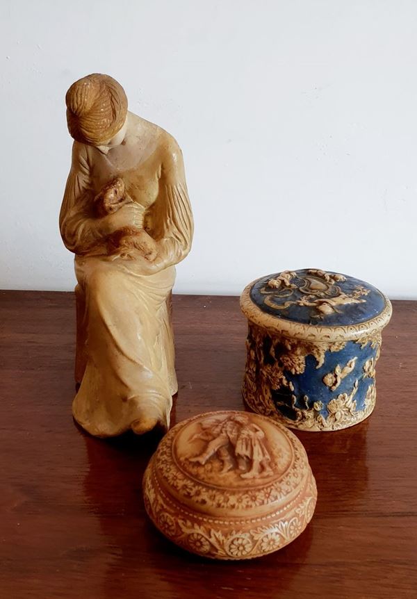 



Due scatoline ed una scultura, sec. XX   - Asta ARREDI DA UNA VILLA FIORENTINA, GIOIELLI, ARGENTI E DIPINTI - Poggio Bracciolini Casa d'Aste