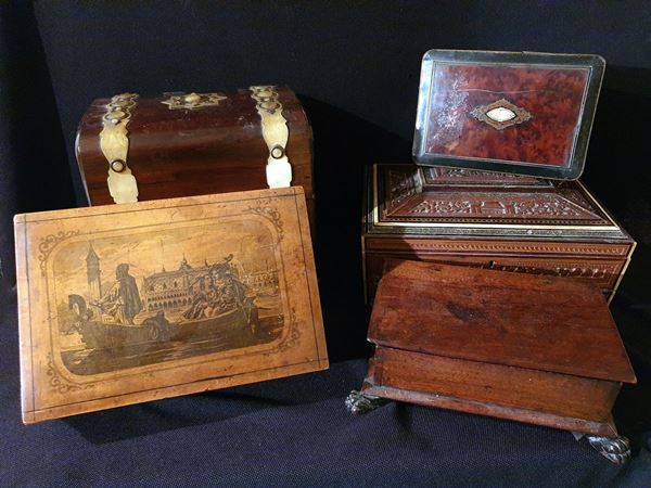 



Cinque scatolette, sec. XX e XIX  - Asta ANTIQUARIATO, COLLECTIBLES, GIOIELLI - Poggio Bracciolini Casa d'Aste