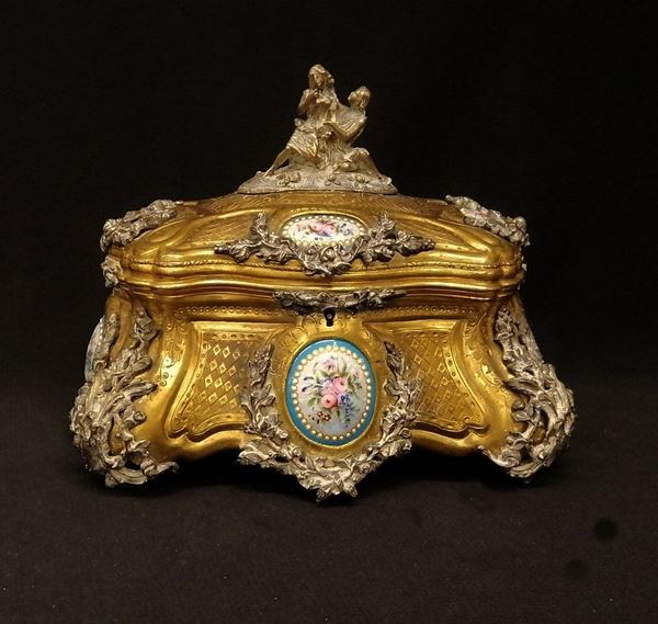 Scrigno portagioie, Francia, sec. XX  - Asta MOBILI, ARREDI E OGGETTI D'ARTE - Poggio Bracciolini Casa d'Aste