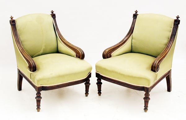



Coppia di poltroncine fine sec. XIX in noce ,