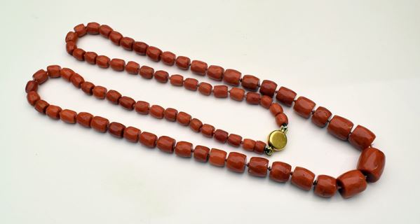 



COLLANA IN CORALLO