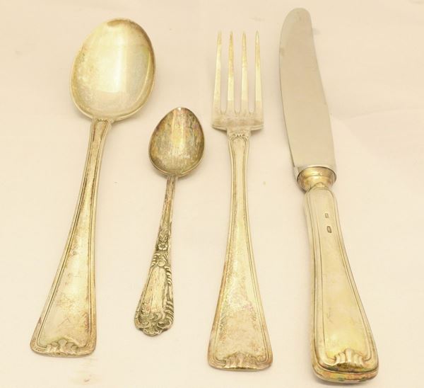 



SERVITO DI POSATE   - Asta Antiquariato e Sculture, Gioielli e Collezionismo - Poggio Bracciolini Casa d'Aste