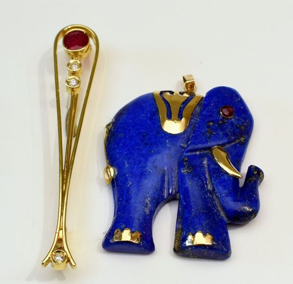 



PENDENTE IN LAPISLAZZULO E ORO KT18  - Asta Antiquariato e Sculture, Gioielli e Collezionismo - Poggio Bracciolini Casa d'Aste