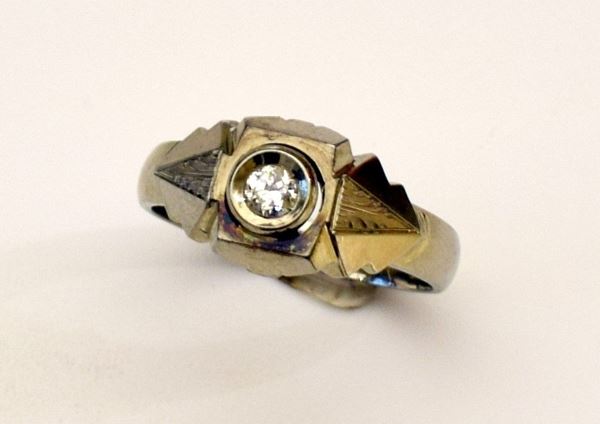 



ANELLO&nbsp; PER UOMO IN ORO 18KT E DIAMANTE