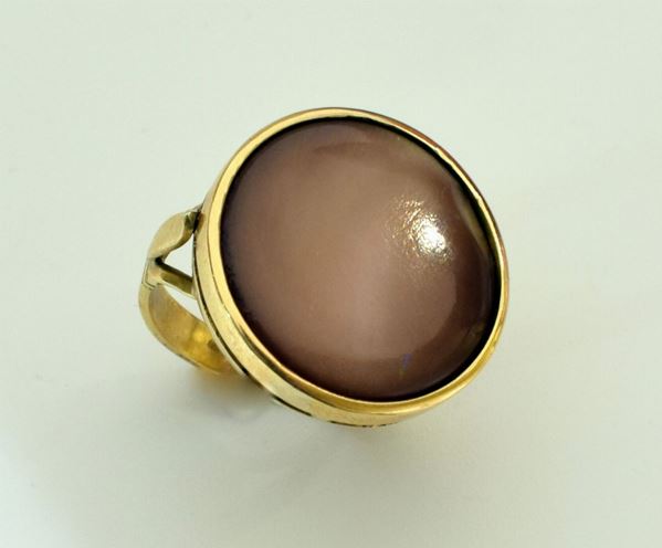 



ANELLO IN ORO 18KT E PIETRA CANGIANTE 