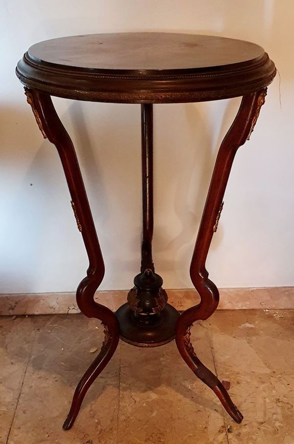 



Tavolino, Francia sec.XX,  - Asta Antiquariato e Sculture, Gioielli e Collezionismo - Poggio Bracciolini Casa d'Aste