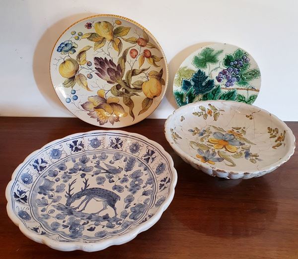 



Tre piatti ed una alzata, sec. XIX e XX,  - Asta Antiquariato e Sculture, Gioielli e Collezionismo - Poggio Bracciolini Casa d'Aste