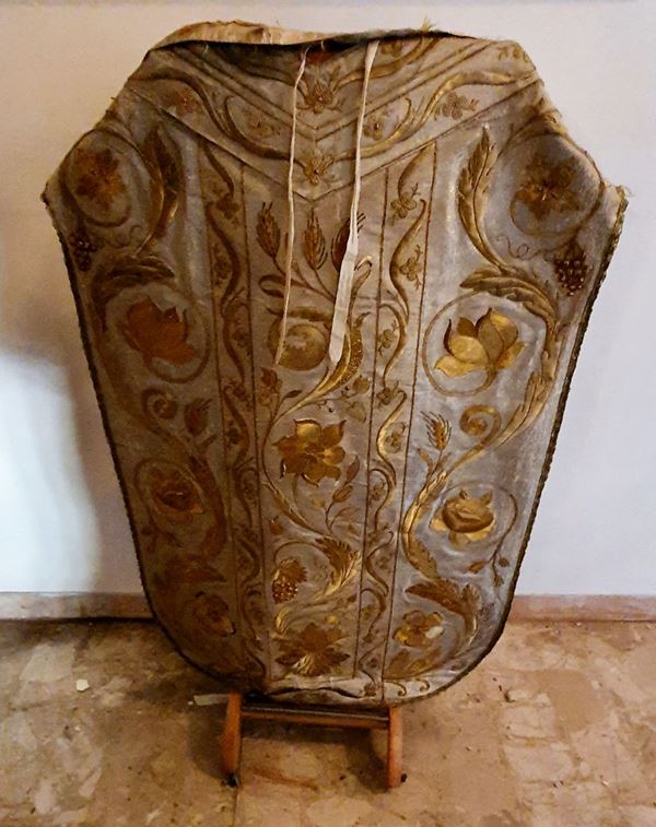 



Abito piviale, sec. XX,  - Asta Antiquariato e Sculture, Gioielli e Collezionismo - Poggio Bracciolini Casa d'Aste