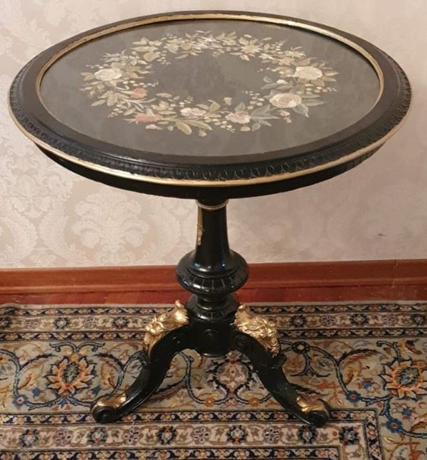 



Tavolo in stile 800  - Asta Antiquariato e Sculture, Gioielli e Collezionismo - Poggio Bracciolini Casa d'Aste