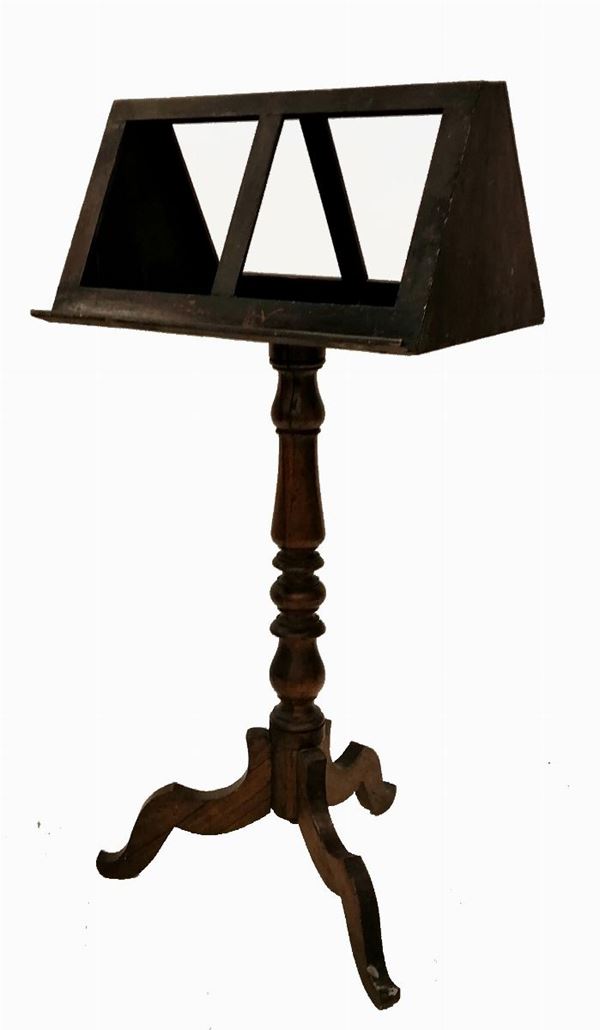 



Leggio a piantana, sec. XX  - Asta Antiquariato e Sculture, Gioielli e Collezionismo - Poggio Bracciolini Casa d'Aste