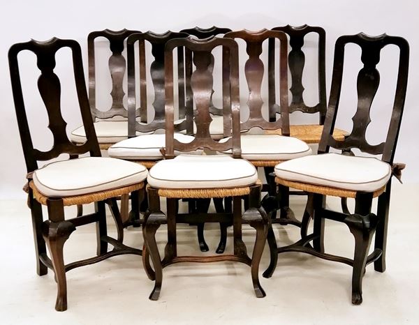 



Serie di otto sedie, in stile toscano del 700
