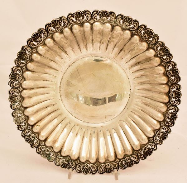 



VASSOIO , SEC. XX  - Asta Antiquariato e Sculture, Gioielli e Collezionismo - Poggio Bracciolini Casa d'Aste