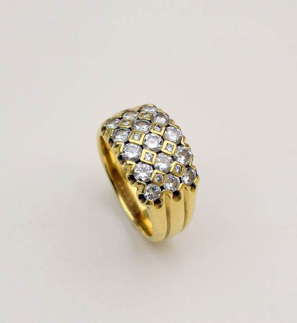 



ANELLO IN ORO GIALLO 18KT E DIAMANTI