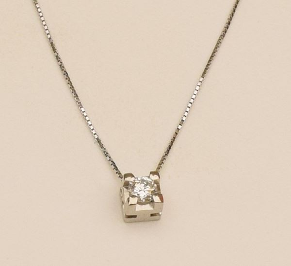 



COLLANA GIROCOLLO , PUNTO LUCE IN ORO 18KT E DIAMANTE