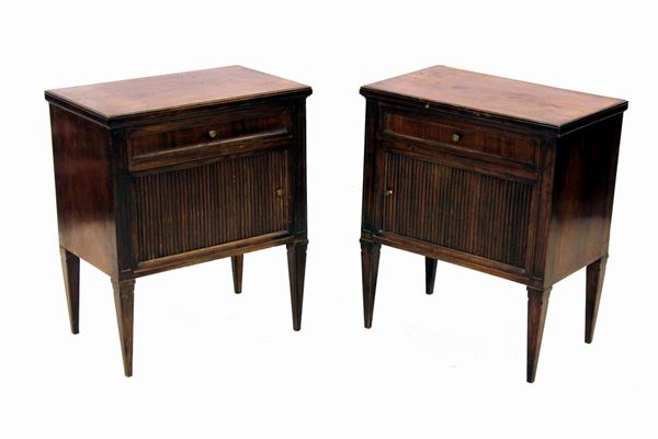 



Coppia di comodini, in stile 700