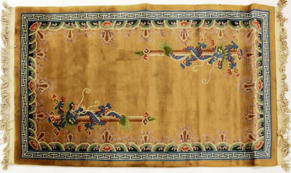 



Tappeto, Cina, sec. XX  - Asta Antiquariato e Sculture, Gioielli e Collezionismo - Poggio Bracciolini Casa d'Aste