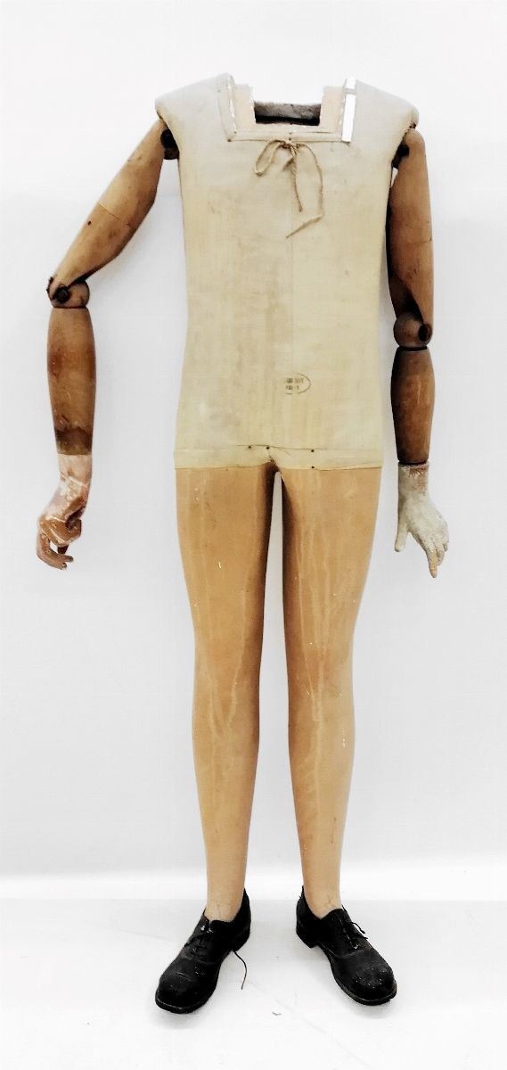 



Manichino, sec. XX  - Asta Antiquariato e Sculture, Gioielli e Collezionismo - Poggio Bracciolini Casa d'Aste