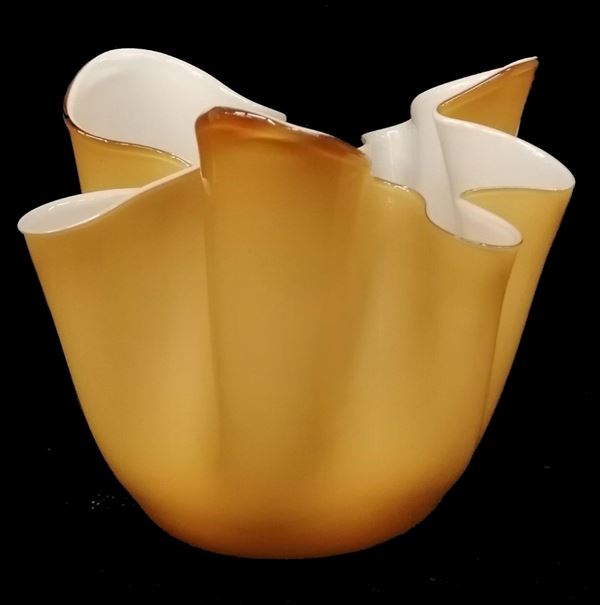 



Vaso a fazzoletto, manifattura Venini 