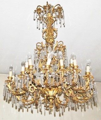 



Grande lampadario, sec. XIX-XX