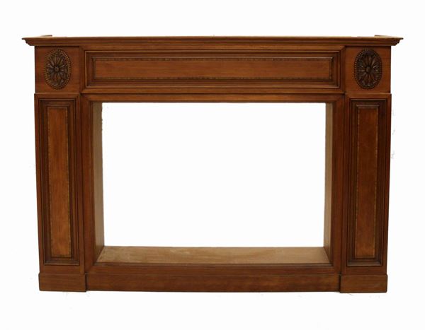 



Cornice di caminetto, in stile 700