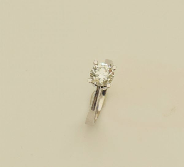 



ANELLO IN ORO 18KT E DIAMANTE