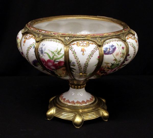 



Centrotavola, Francia, sec. XX  - Asta OPERE E OGGETTI D'ARTE ANTICA E CONTEMPORANEA, GIOIELLI - Poggio Bracciolini Casa d'Aste
