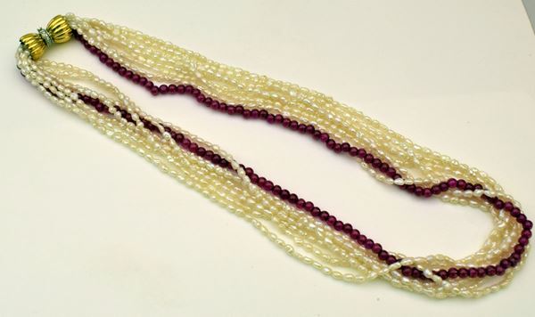 



COLLANA&nbsp; GIROCOLLO DI PERLE E PIETRE