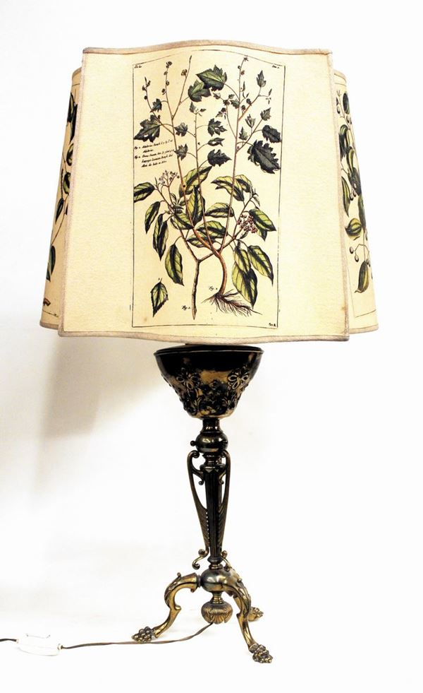 



Lume da tavolo, inizi sec. XX  - Asta OPERE E OGGETTI D'ARTE ANTICA E CONTEMPORANEA, GIOIELLI - Poggio Bracciolini Casa d'Aste