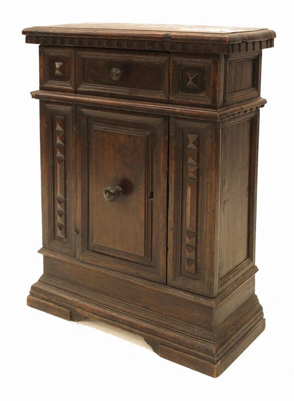 



Stipetto, sec. XVII  - Asta OPERE E OGGETTI D'ARTE ANTICA E CONTEMPORANEA, GIOIELLI - Poggio Bracciolini Casa d'Aste