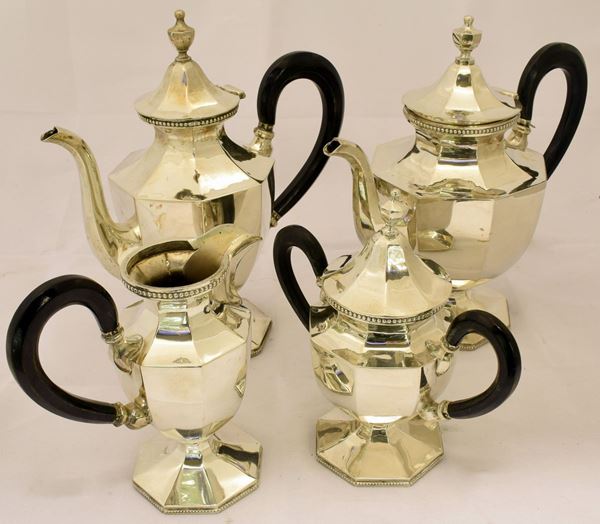 SERVITO DA TE' E CAFFE' 