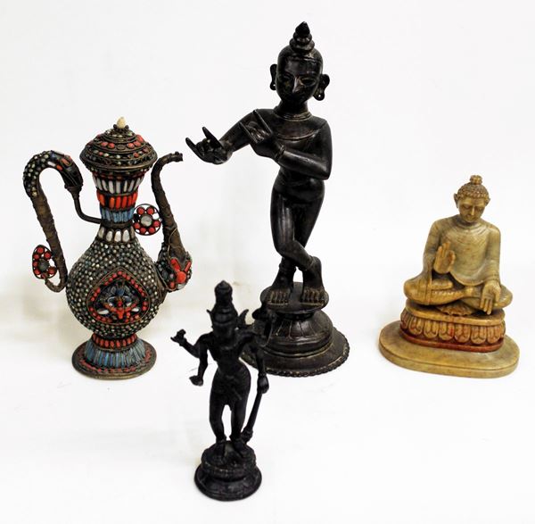 



Lotto di quattro oggetti, arte orientale, inizi XX