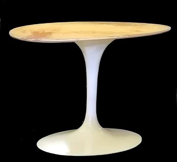 



Tavolo, manifattura Knoll, modello Tulip Saarinen 