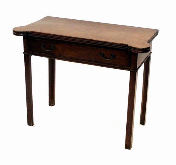 



Tavolino da gioco, sec. XX  - Asta GIOIELLI, ARGENTI, ARREDI, OGGETTI D'ARTE E DIPINTI - Poggio Bracciolini Casa d'Aste